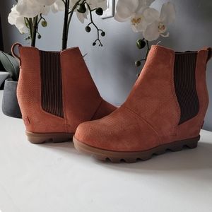 Sorel joan of artic II wedge chelsa booties